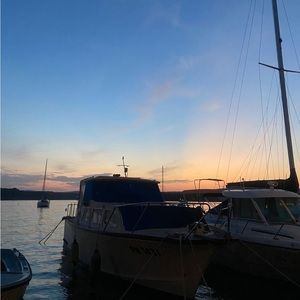 Meet your Posher, Ella